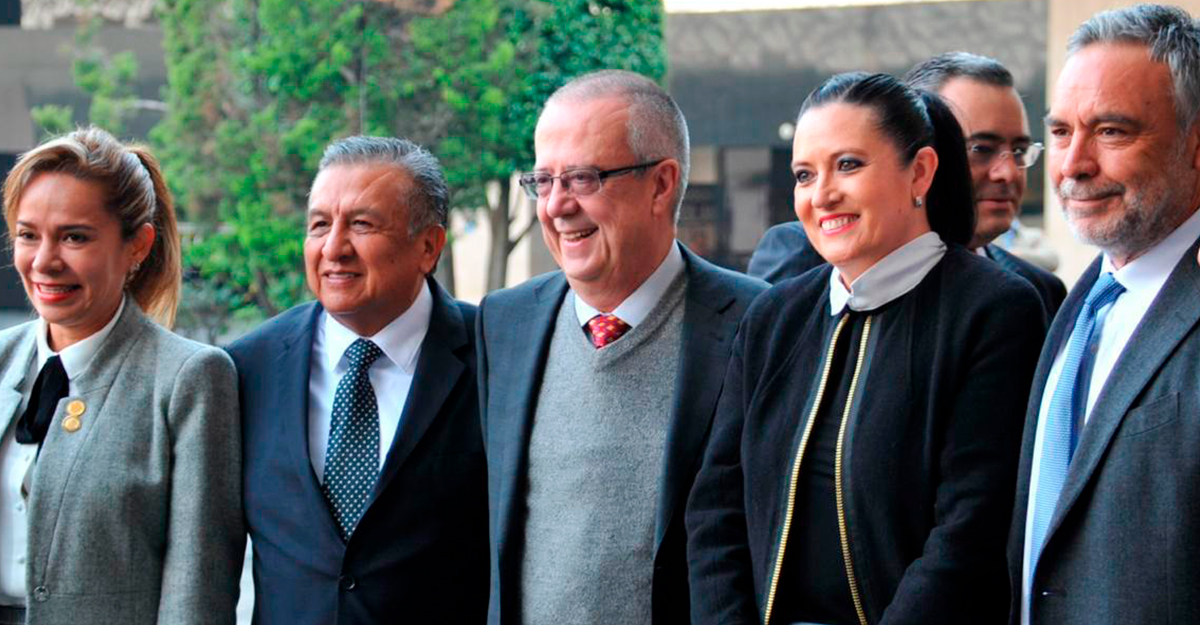 Carlos Urzúa es ratificado como secretario de Hacienda