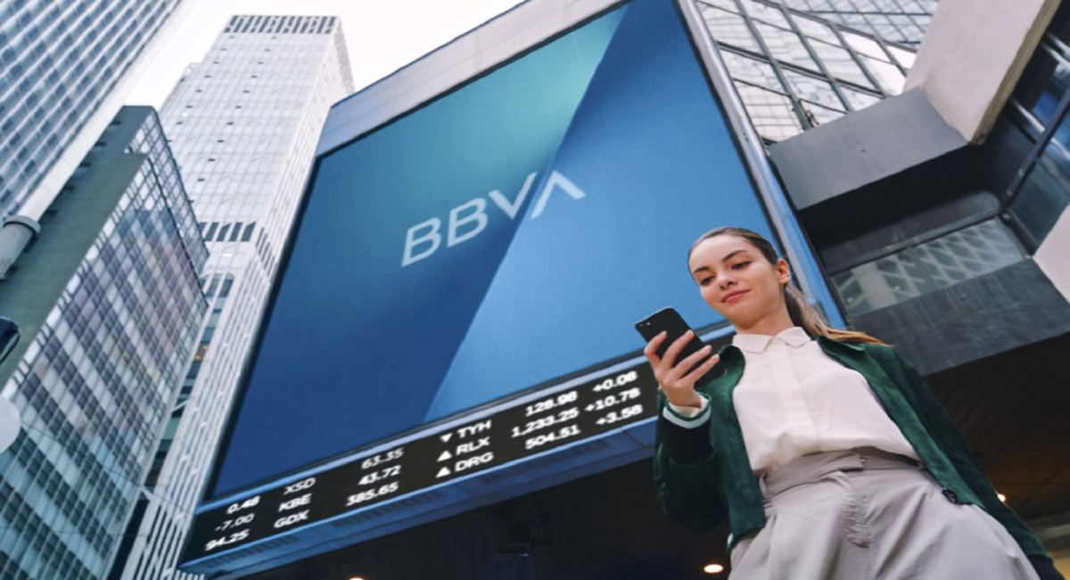 BBVA Bancomer inicia su cambio de imagen; ahora será sólo BBVA
