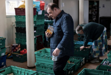 Británicos recurren a bancos de alimentos ante inflación descontrolada
