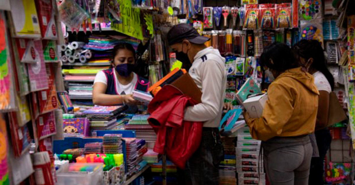 ‘Difícil recuperar venta de útiles’, dicen comerciantes ante retorno a aulas