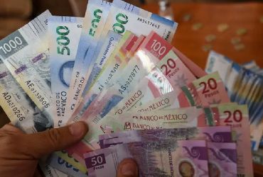 El salario mínimo presiona los sueldos base en México