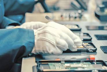 Energía, agua y seguridad logística, frenos para inversiones en semiconductores en México: OCDE