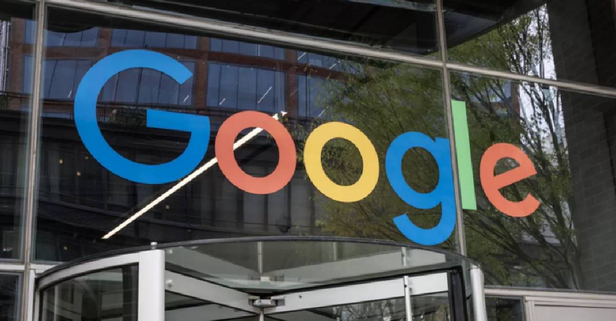 Google busca más independencia y lanza nuevos chips de IA
					