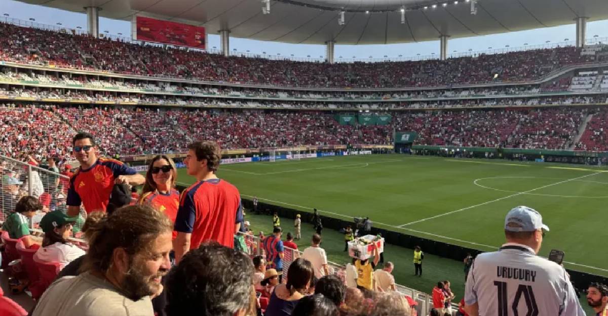 Guadalajara se despide del Mundial 2026 entre goles, diplomacia y un estadio teñido de rojo.