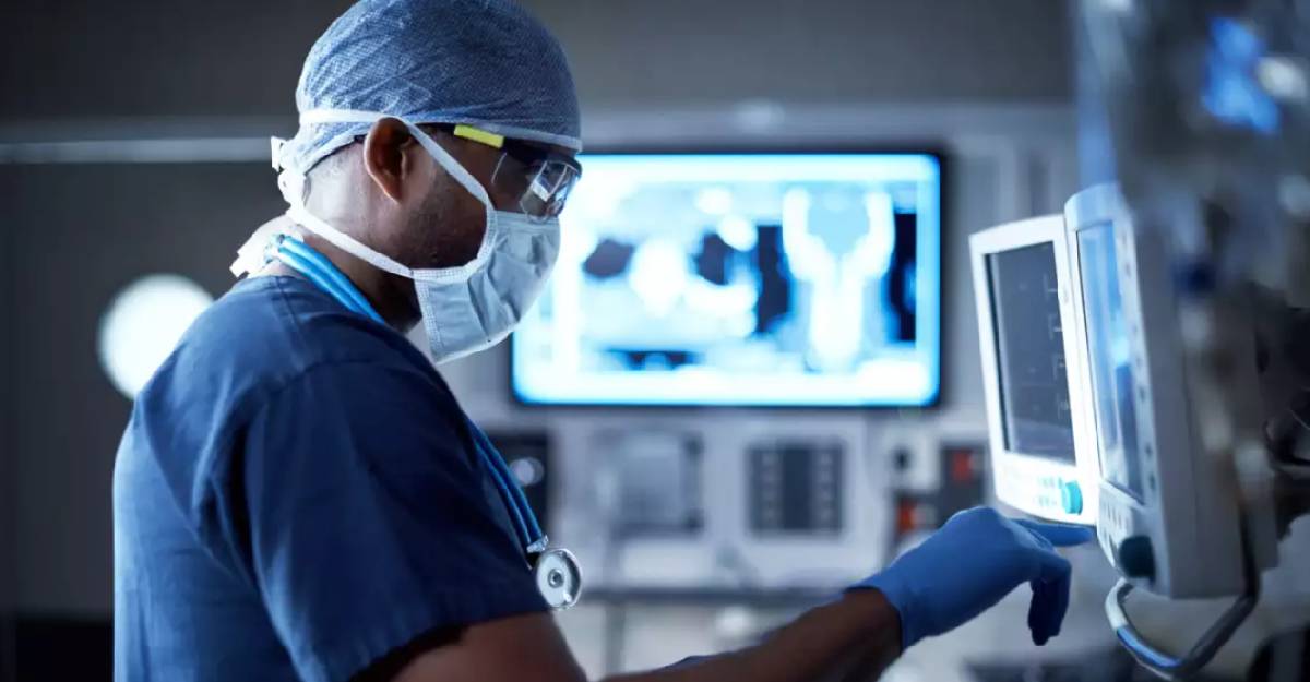 Manufactura médica se juega su futuro por trabas regulatorias y falta de talento