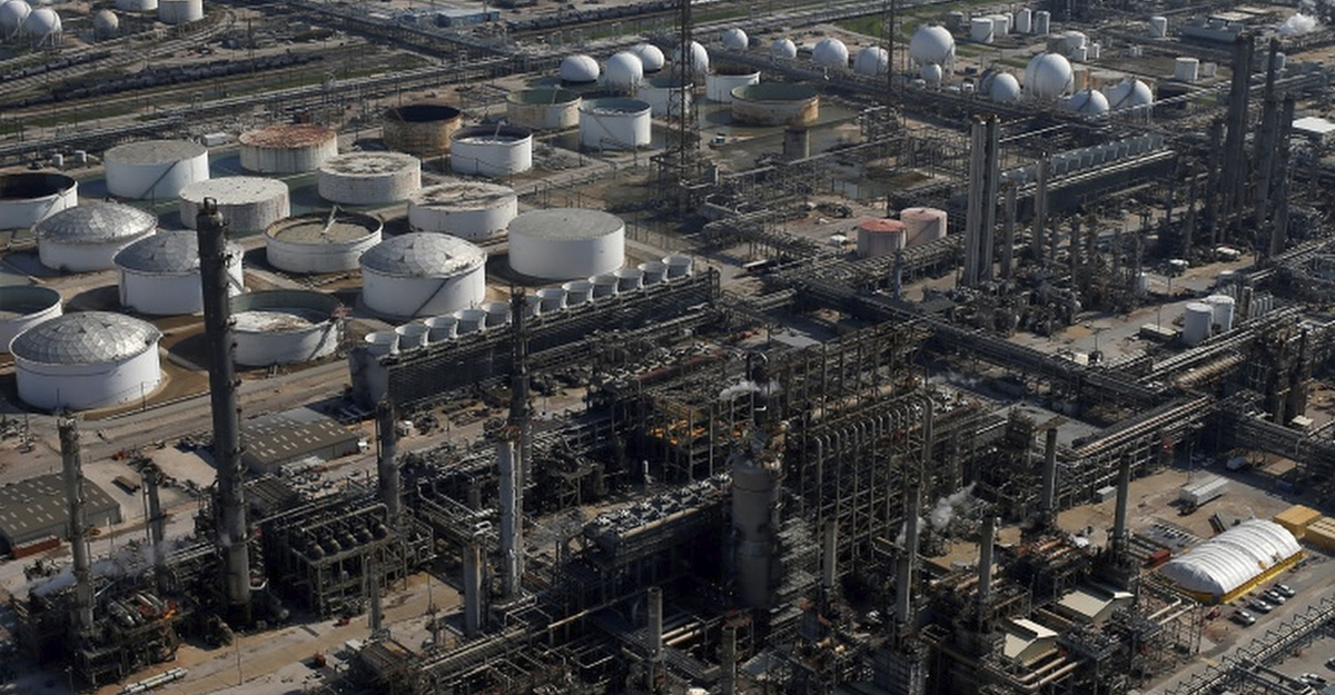 México invirtió 596 mdd en la refinería de Deer Park en Texas