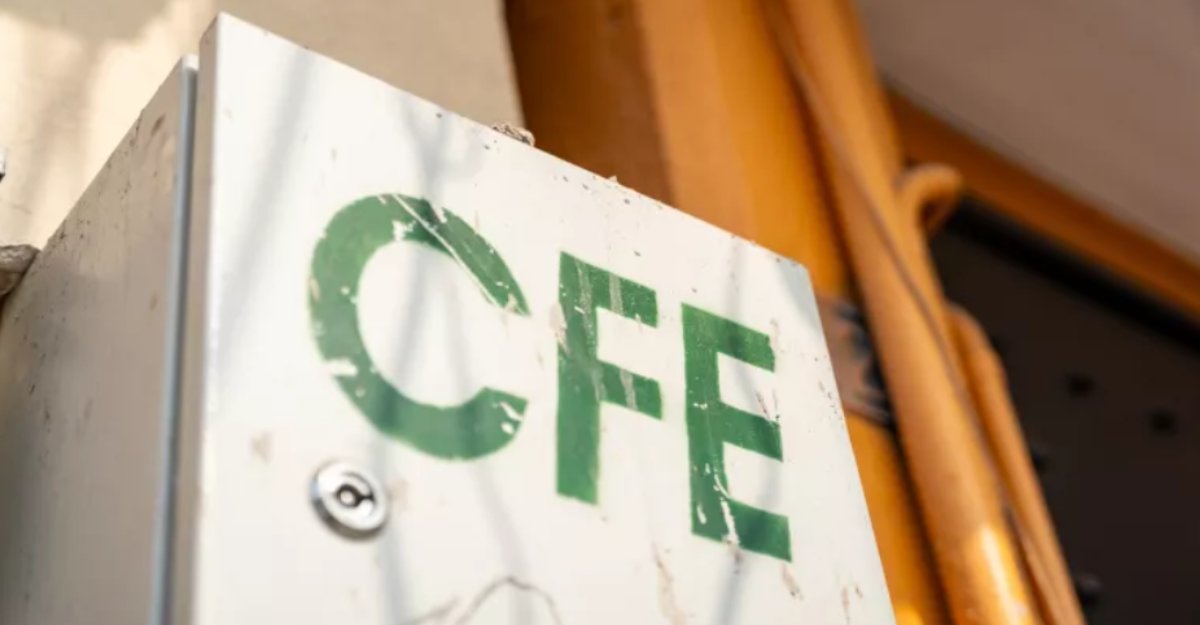 Moody's rebaja la calificación crediticia de CFE por su 