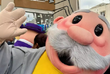 No solo medicamentos, estos son los negocios y fundaciones del Dr. Simi