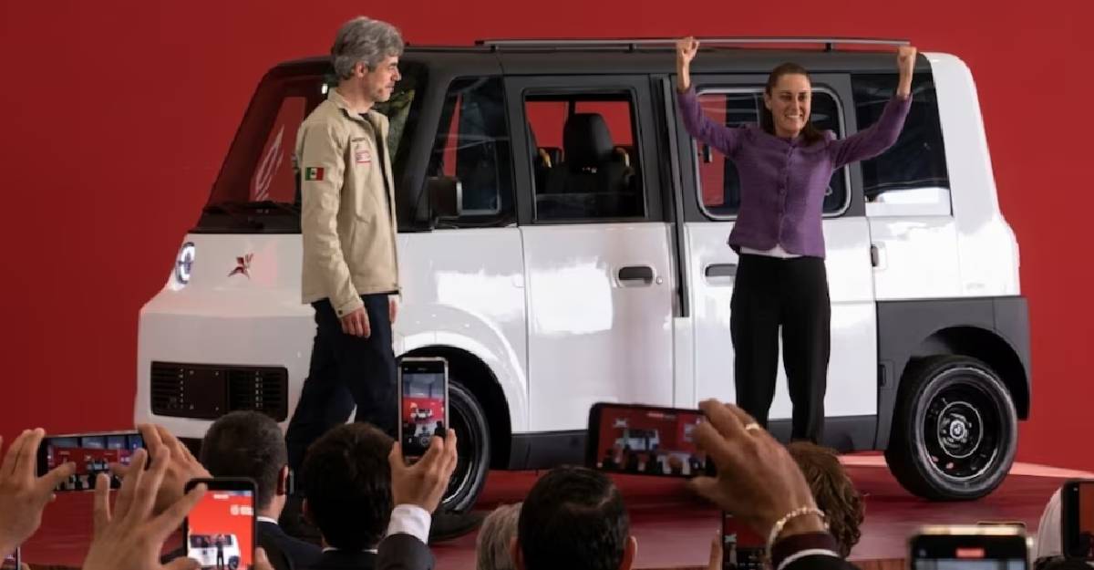 Así es ‘Olinia’, el primer auto eléctrico mexicano que manejó Claudia Sheinbaum
