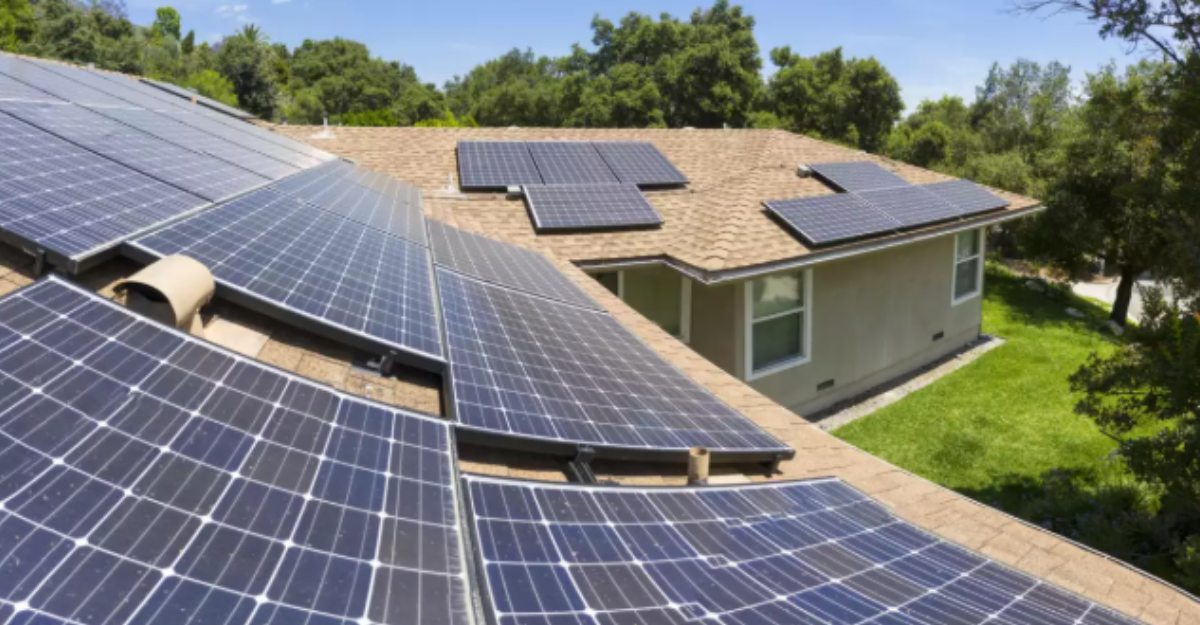 Paneles en techos pierden ritmo en 2025, pero la industria anticipa rebote