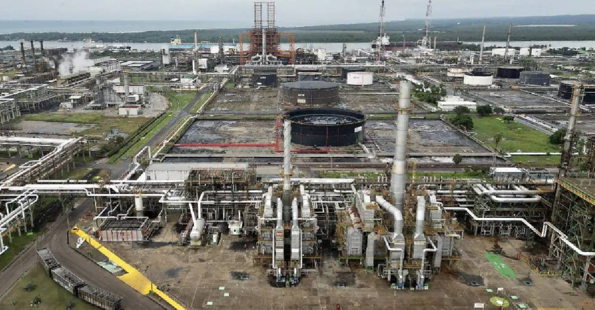 Pemex retrasa pagos a proveedores en Tamaulipas: 40% recibe abonos, pero persisten quiebras y despidos