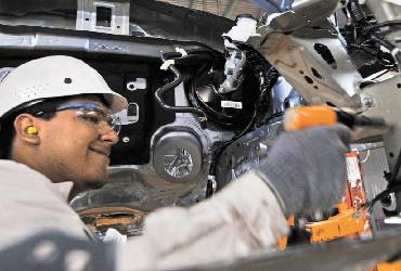 Producción y exportación de autos de México aceleran en marzo; marcan su segundo mejor 1T de la historia