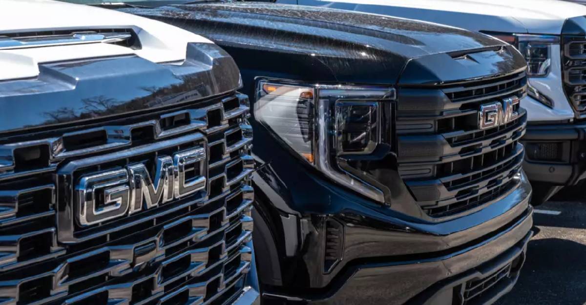 Profeco alerta por posible falla en 932 camionetas GMC Sierra 2022