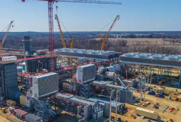 Regulador perdona a la CFE la construcción de centrales sin autorización previa