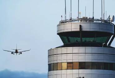 Thales invierte en modernización del espacio aéreo mexicano rumbo a 2026