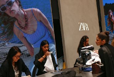 Zara recurre a la IA para generar imágenes de moda con modelos reales