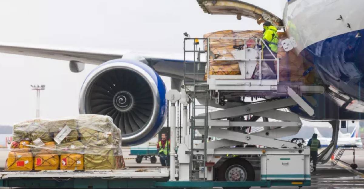 El Mundial reactiva la carga aérea en México tras un año de caída
