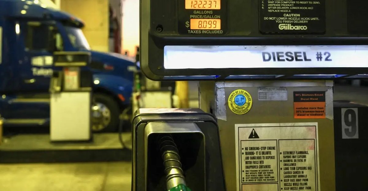 México importa 40% de su consumo de diésel y enfrenta riesgo en el abasto